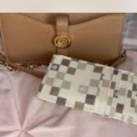 ANN KLEIN BEIGE CROSSBODY - Picture 1 of 4